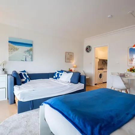 Cosy @ The With Pool By Interhome * 데한