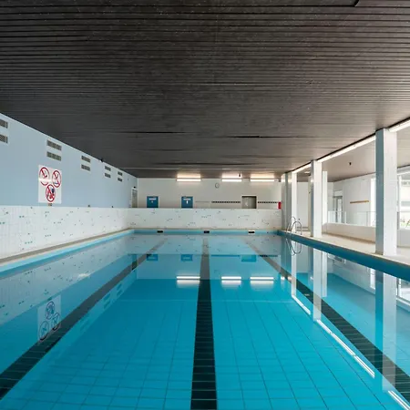 דירה Cosy @ The With Pool By Interhome