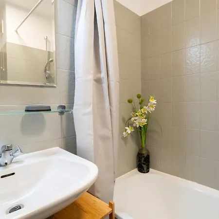 아파트 Cosy @ The With Pool By Interhome *